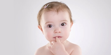 为什么宝宝经常吐奶？
